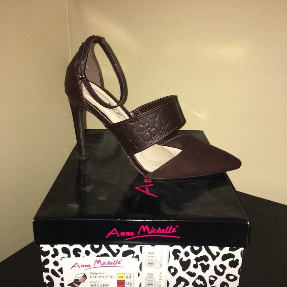 Pointy toe heels